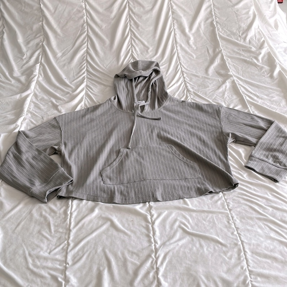 Le Lis Cropped Gray Pullover Hoodie Size Large